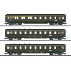 COFFRET DE 3 VOITURES VOYAGEURS A JUPES SNCF PAR MARKLIN 43230